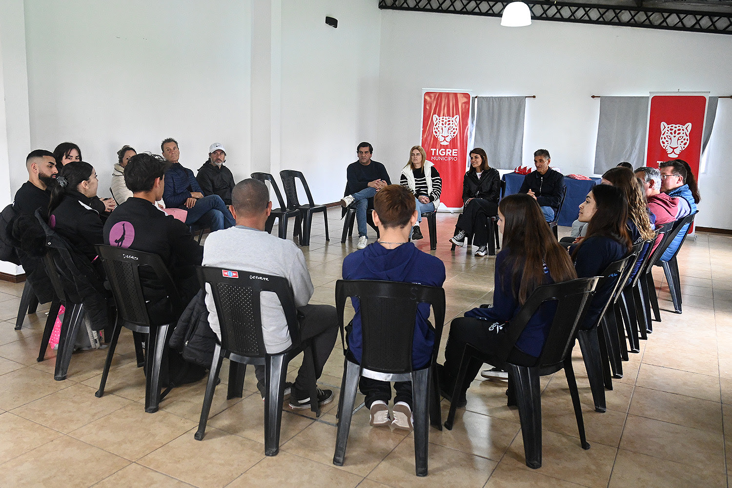 NOTICIAS  TIGRE: DEPORTISTAS DE TIGRE QUE PARTICIPARAN DE COMPETENCIAS NACIONALES E INTERNACIONALES FUERON RECONOCIDOS POR AUTORIDADES DEL MUNICIPIO
